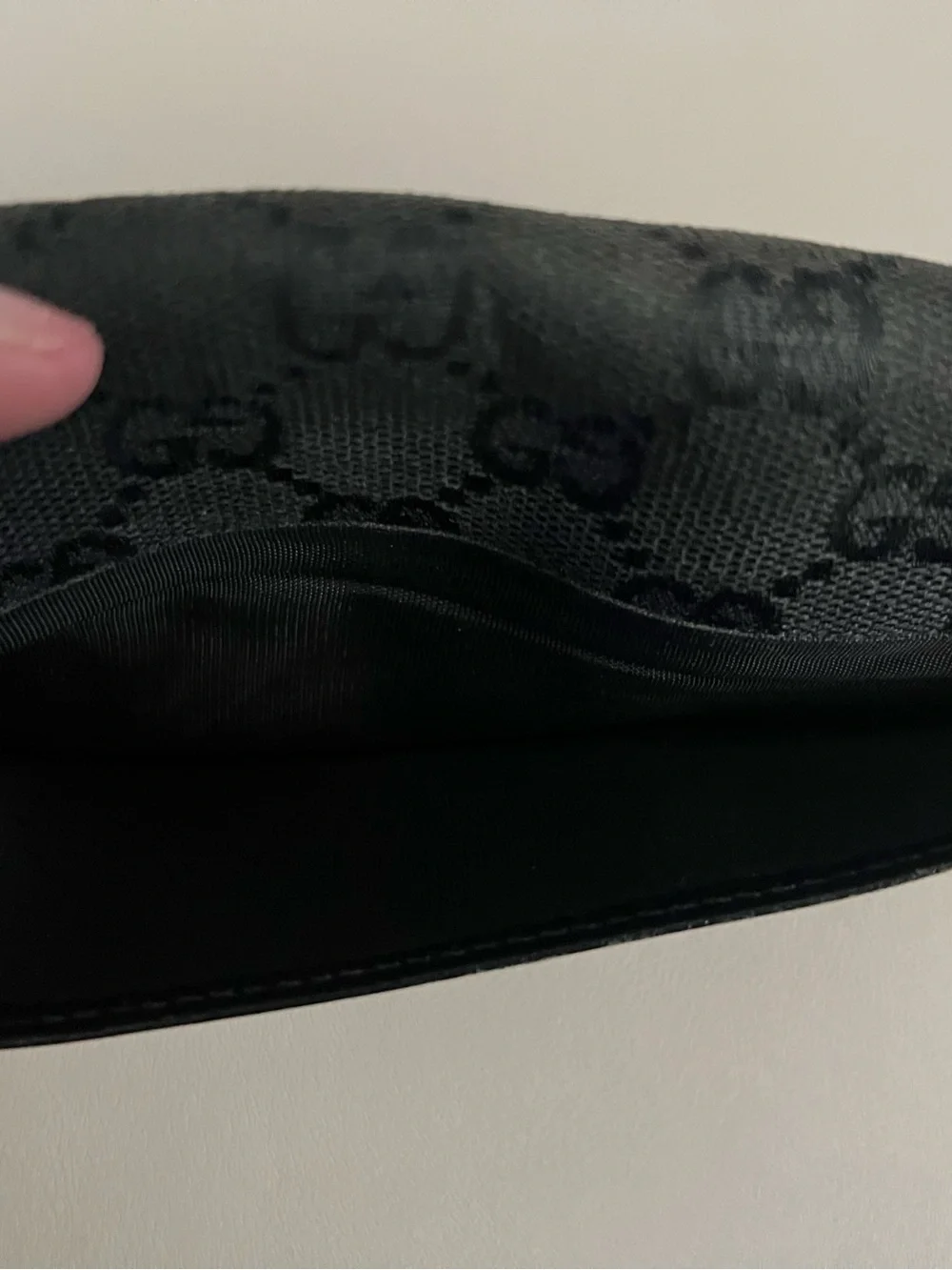 Gucci Black GG Monogram Canvas Wallet - Picture 6 of 6